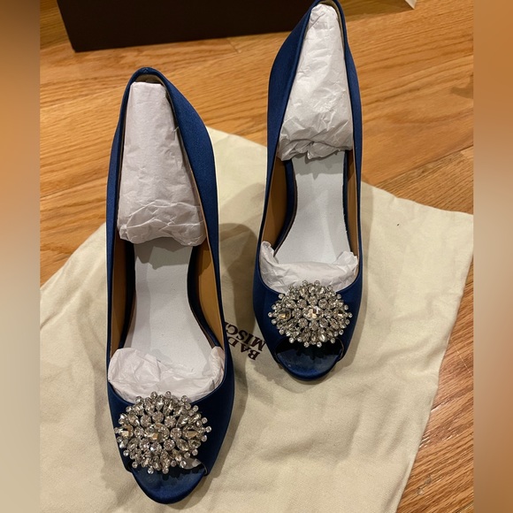 BADGLEY MISCHKA Jeannie Navy Satin platform pumps - Picture 6 of 11